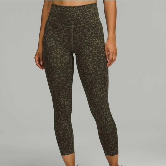 lululemon athletica Pants - Lululemon Base Pase Highrise Running Tight Size 6 Intertwined Camo Medium Olive